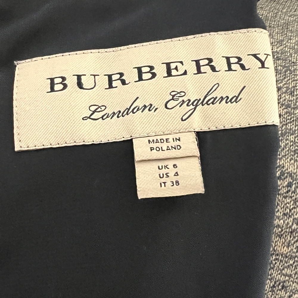 💎 🎉HOST PICK🎉 Burberry Classy, Subtle yet Sexy and Professional Black Dress - Picture 12 of 16